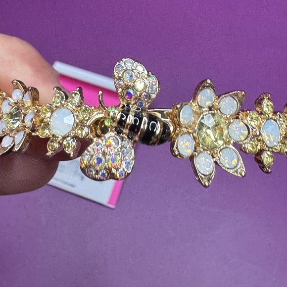 Betsey Johnson Gold and Pink Bee Jewelry Set. Bracelet and earrings. - Picture 2 of 12